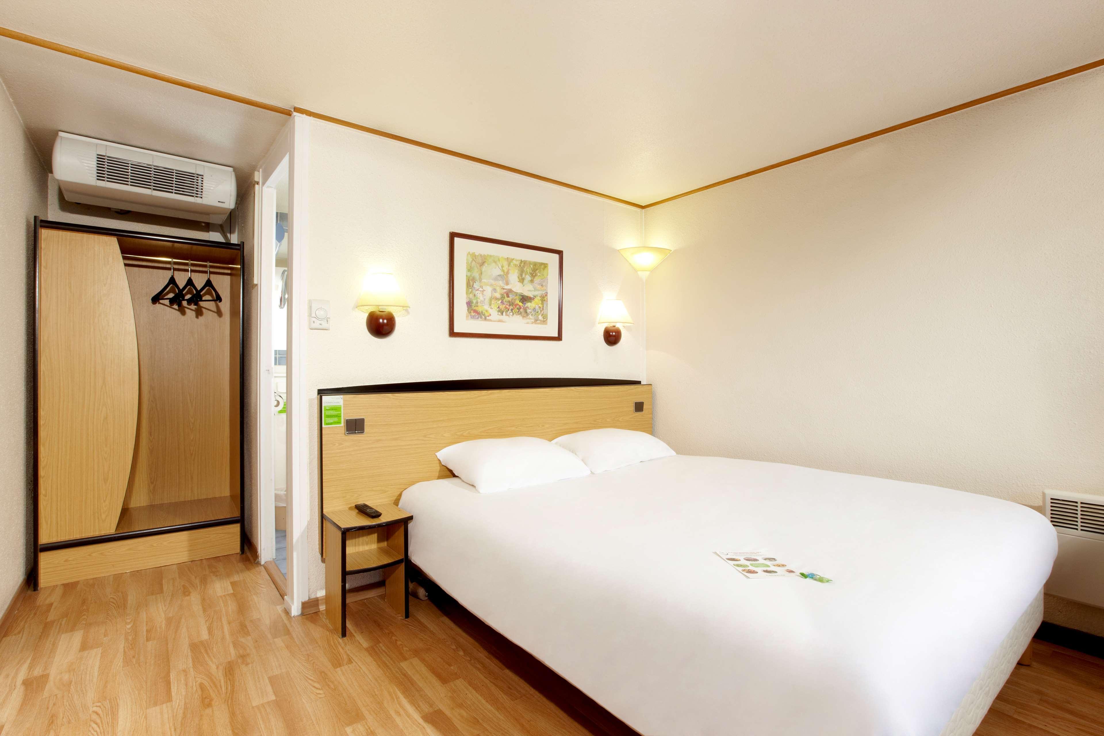 Hotel Campanile Metz Sud Jouy-Aux-Arches A31 Carrefour De L'Europe Esterno foto